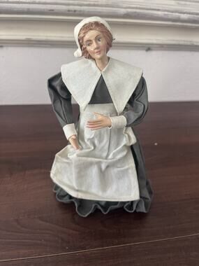VTG Silvestri Paper Mache Fabriche Thanksgiving Pilgrim Woman